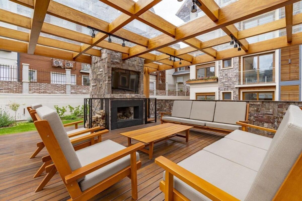 Rosa Edificio Bellagio Canela Com Infraestrutura Completa Leilighet Eksteriør bilde