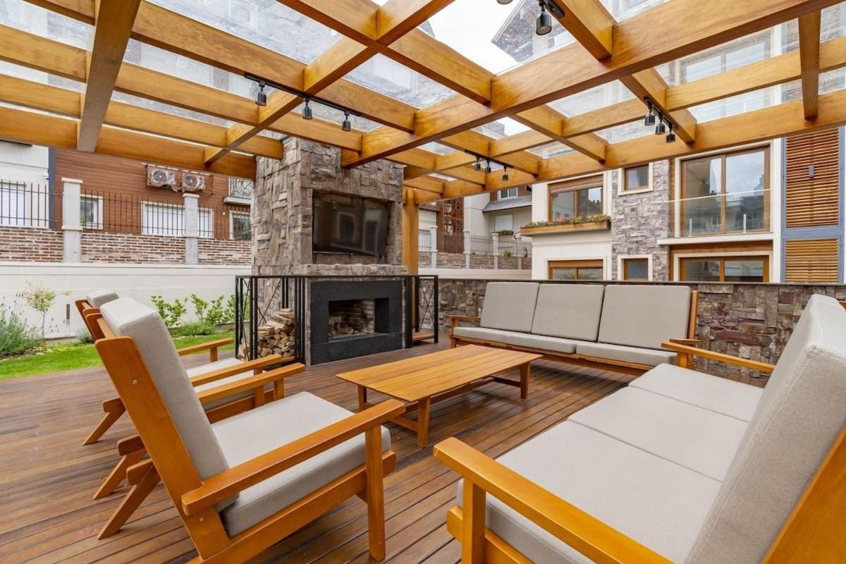Rosa Edificio Bellagio Canela Com Infraestrutura Completa Leilighet Eksteriør bilde